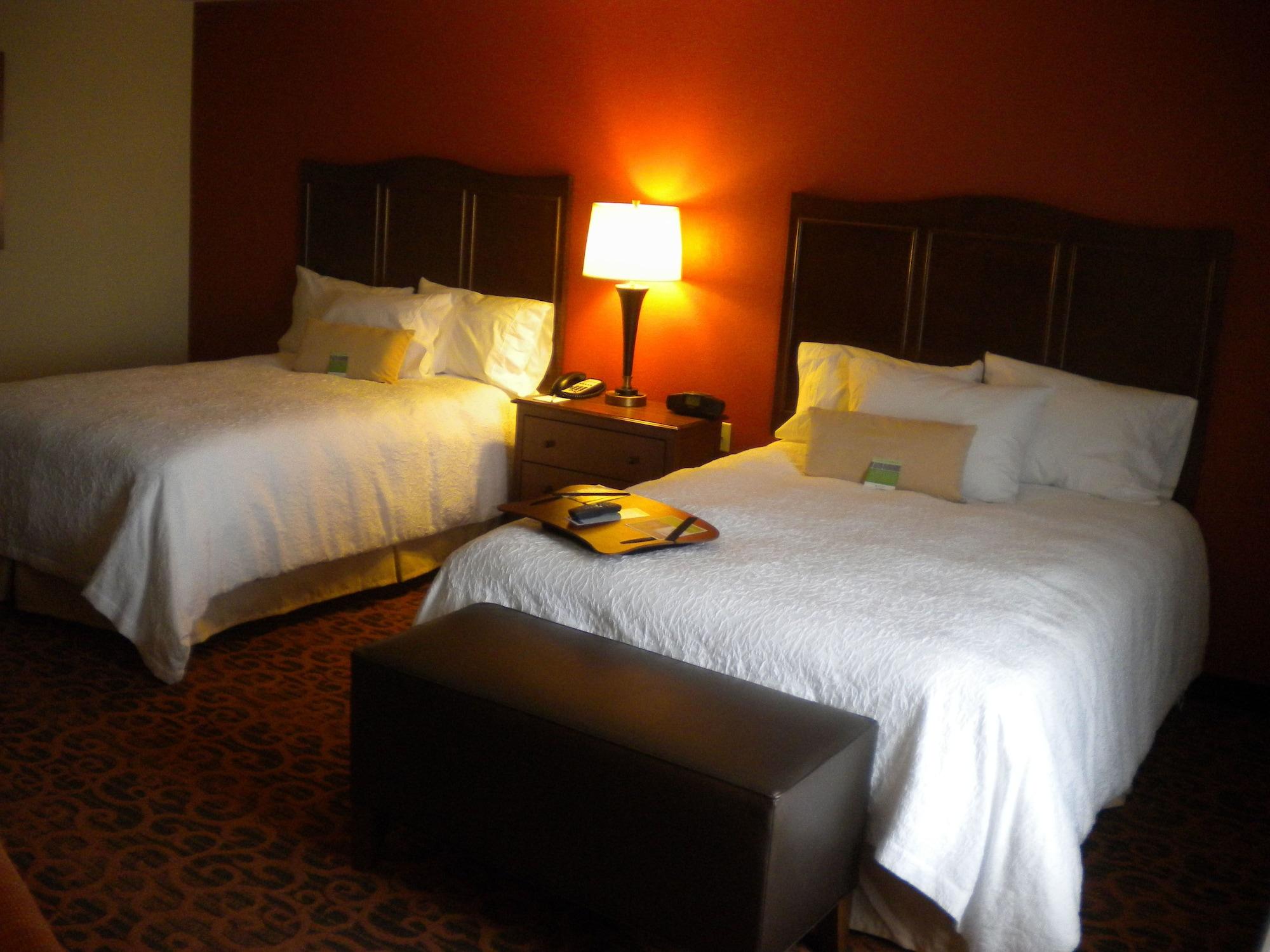Hampton Inn & Suites Cincinnati / Uptown - University Area Bagian luar foto