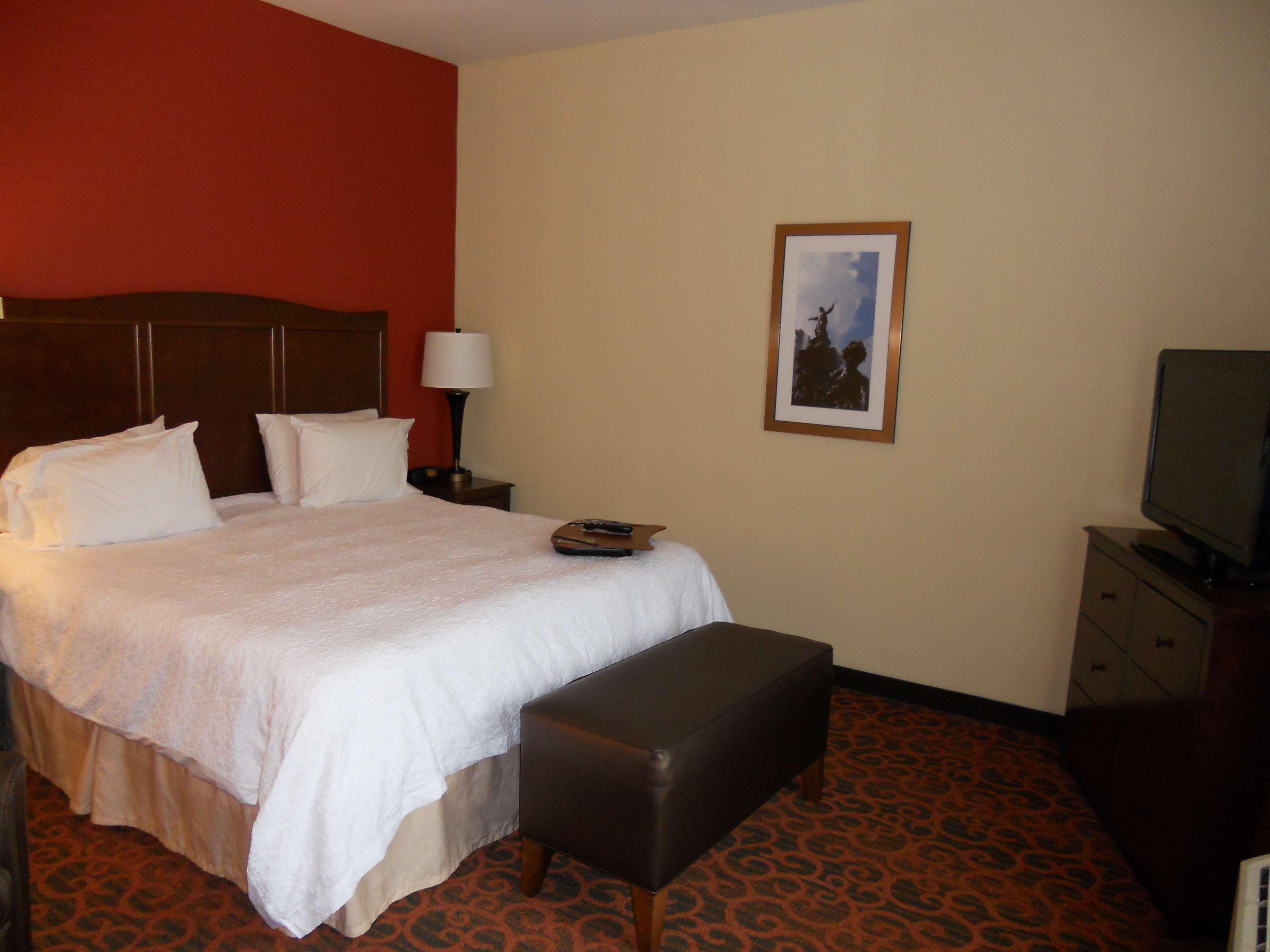 Hampton Inn & Suites Cincinnati / Uptown - University Area Bagian luar foto