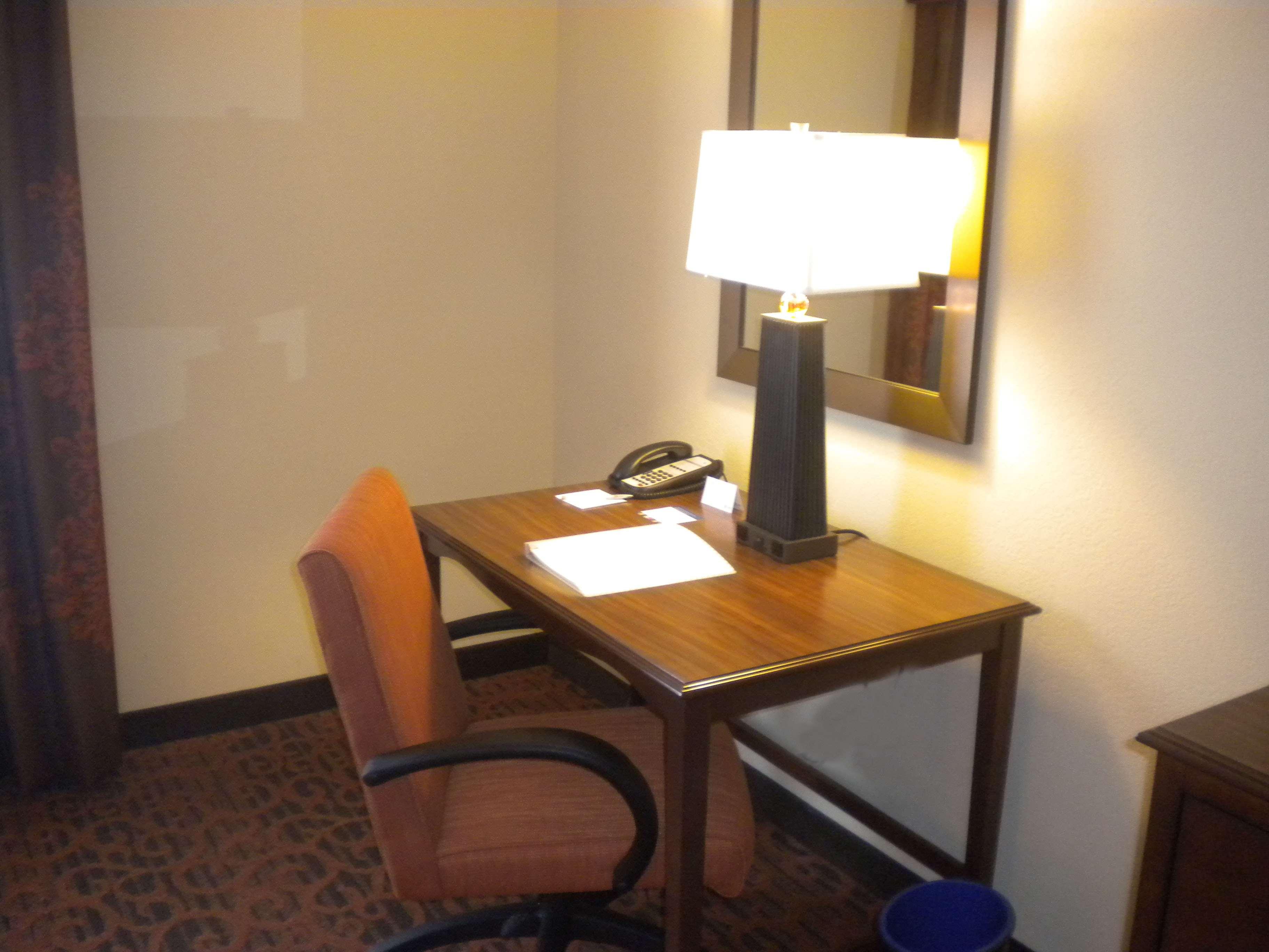 Hampton Inn & Suites Cincinnati / Uptown - University Area Ruang foto