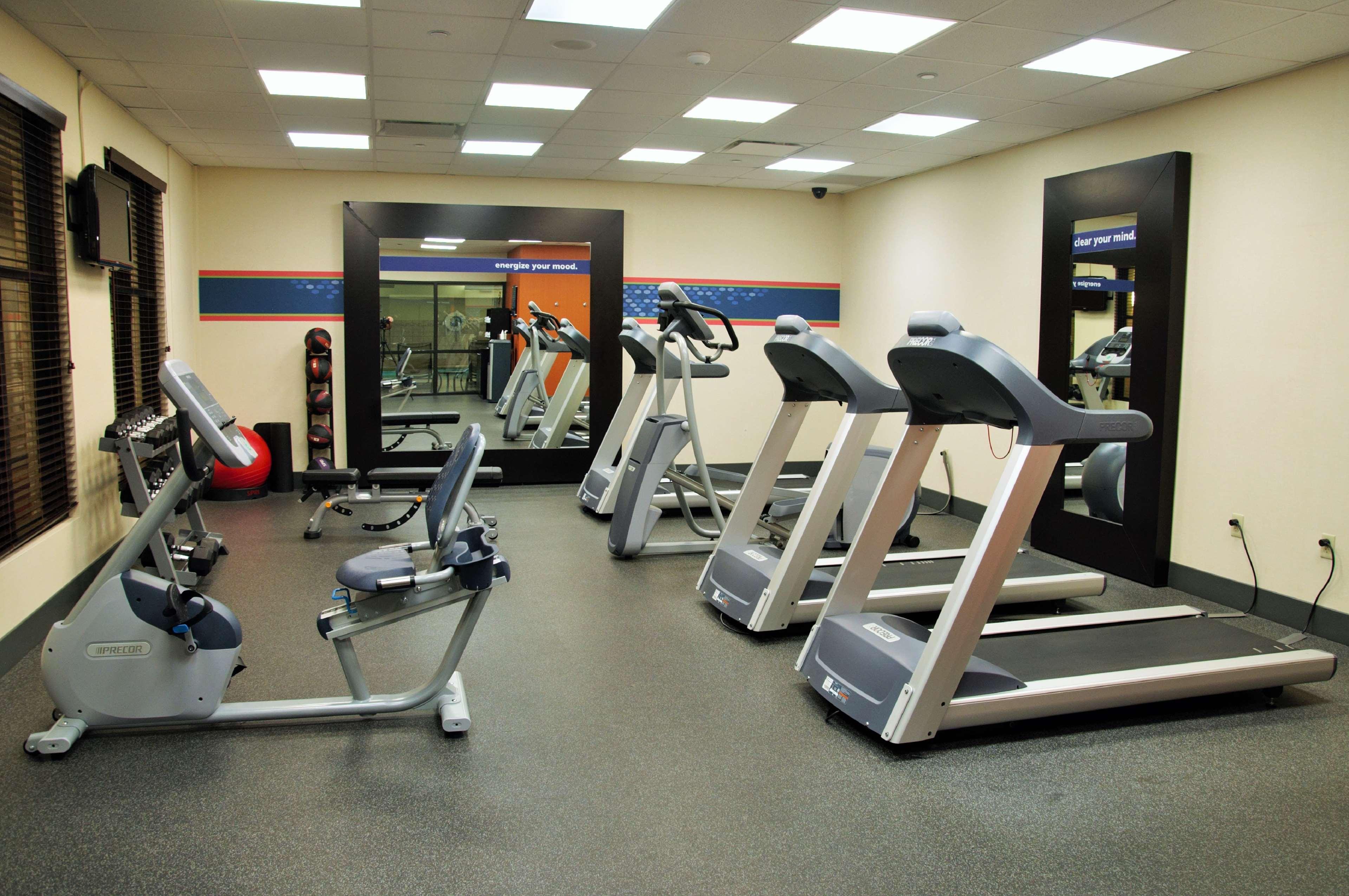 Hampton Inn & Suites Cincinnati / Uptown - University Area Bagian luar foto