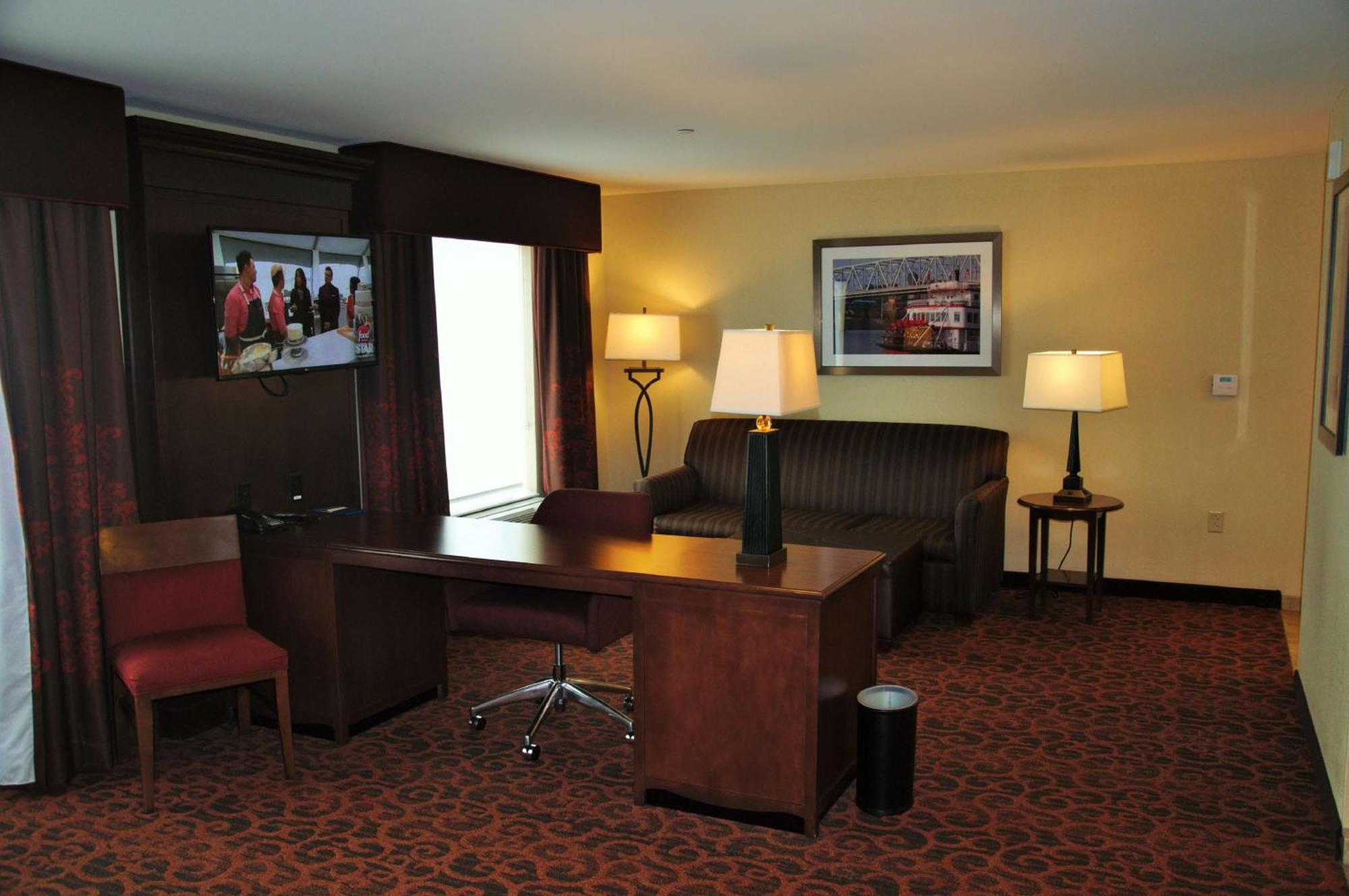 Hampton Inn & Suites Cincinnati / Uptown - University Area Bagian luar foto