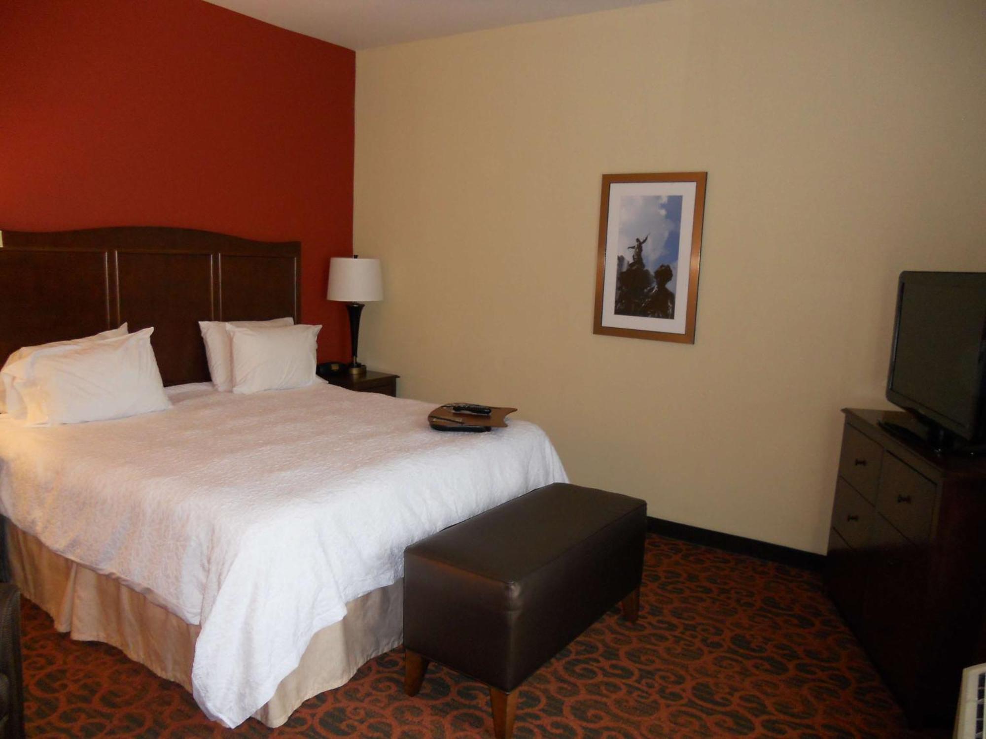 Hampton Inn & Suites Cincinnati / Uptown - University Area Bagian luar foto