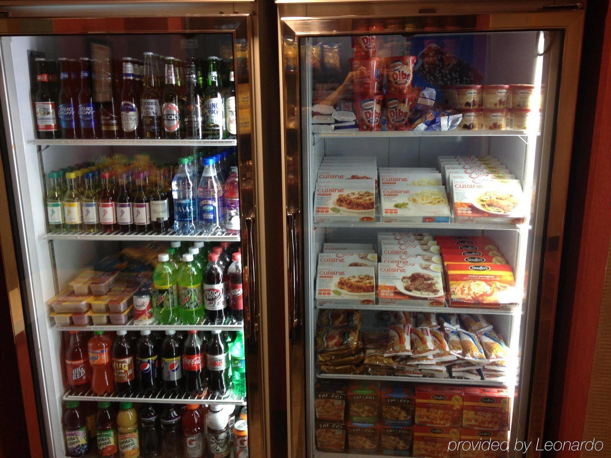 Hampton Inn & Suites Cincinnati / Uptown - University Area Bagian luar foto
