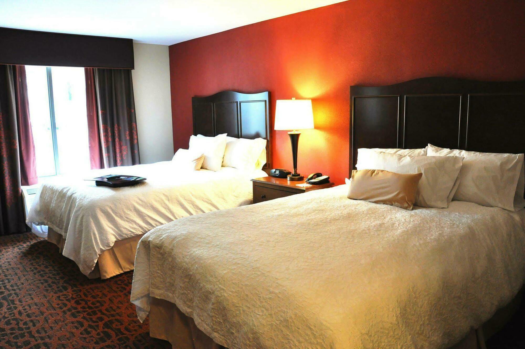 Hampton Inn & Suites Cincinnati / Uptown - University Area Ruang foto